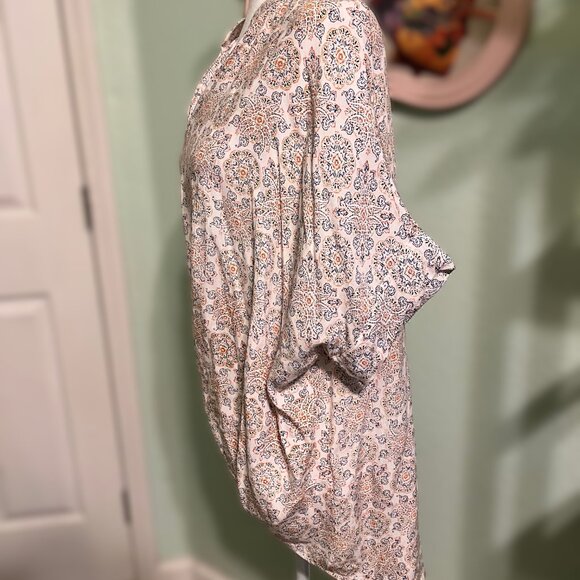 North Shore Blouse with gathered front, Size M - Picture 3 of 6